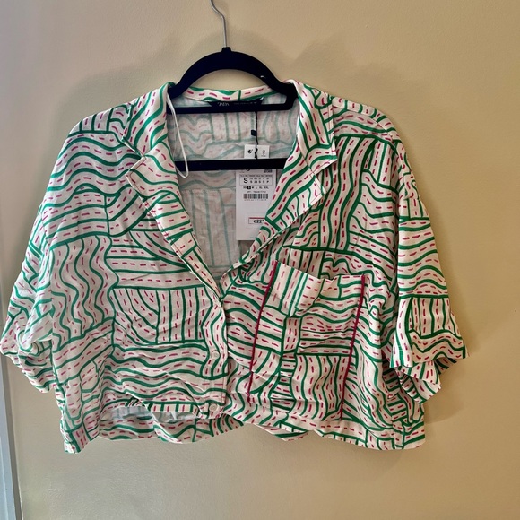 Zara Tops - NWT Zara Cropped button up top